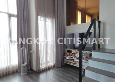 Condo at KnightsBridge Space Ratchayothin for sale