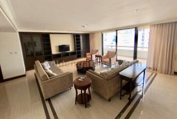 3 Bedrooms plus Study room Condo at Somkid Gardens - Phloen Chit, Lumphini