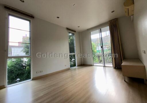 3 Bedrooms Furnished Apartment - Sukhumvit 24