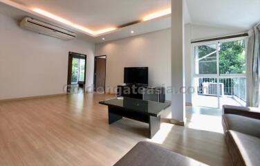 3 Bedrooms Furnished Apartment - Sukhumvit 24