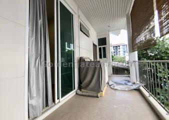 3 Bedrooms Furnished Apartment - Sukhumvit 24