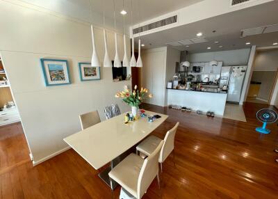 Modern dining room adjacent to kitchen