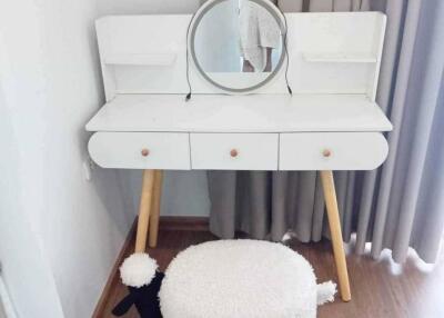 Vanity desk with mirror and stool