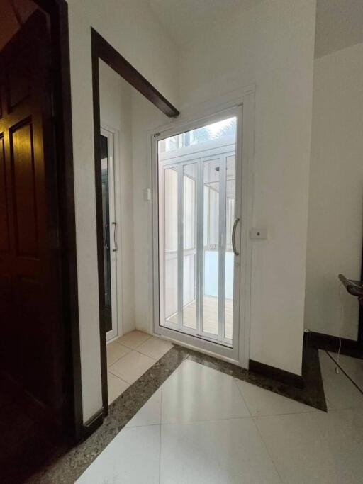 Entrance with glass door