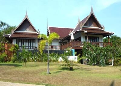 Exterior view of a traditional-style house