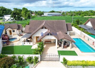 4 Bedrooms House in Pattaya Park Hill North Pattaya H011812