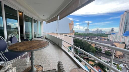 Large 2 bedroom Condo in Chateau Dale Jomtien For Rent