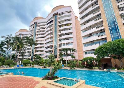 Large 2 bedroom Condo in Chateau Dale Jomtien For Rent