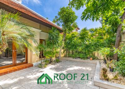 For Sale and For rent ! Pool villa with Thai and Balinese design elements. 2 beds 3baths Located Na jomtien