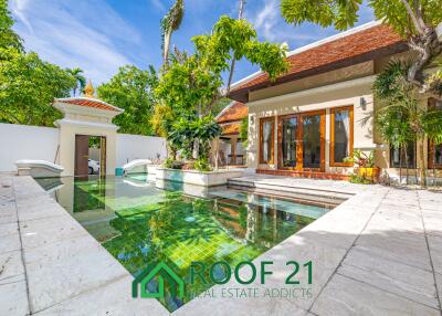 For Sale and For rent ! Pool villa with Thai and Balinese design elements. 2 beds 3baths Located Na jomtien