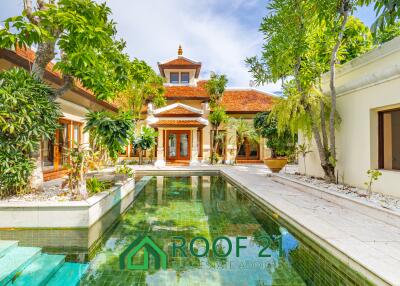 For Sale and For rent ! Pool villa with Thai and Balinese design elements. 2 beds 3baths Located Na jomtien