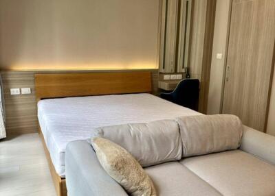 1-BR Condo at Noble Ploenchit near BTS Phloen Chit