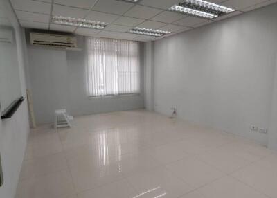 Commercial for Rent in Chong Nonsi