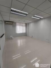 Commercial for Rent in Chong Nonsi