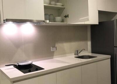 1-BR Condo at Rhythm Sukhumvit 42 near BTS Ekkamai