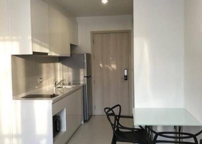 1-BR Condo at Rhythm Sukhumvit 42 near BTS Ekkamai