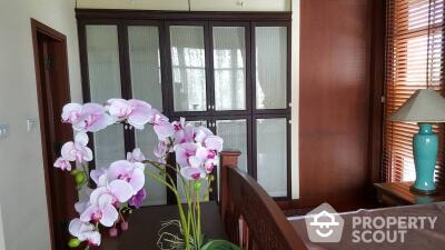 2-BR Townhouse near BTS Ekkamai