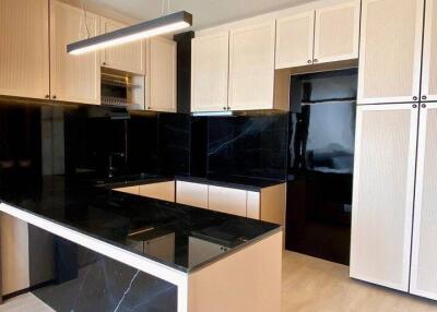 1-BR Condo at Noble Ploenchit near BTS Phloen Chit