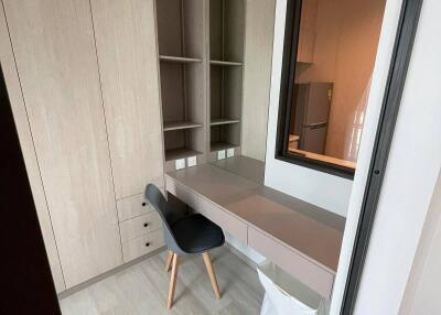 1-BR Condo at Life One Wireless near BTS Phloen Chit