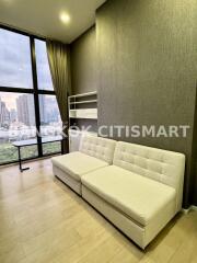 Condo at Chewathai Residence Asoke for rent