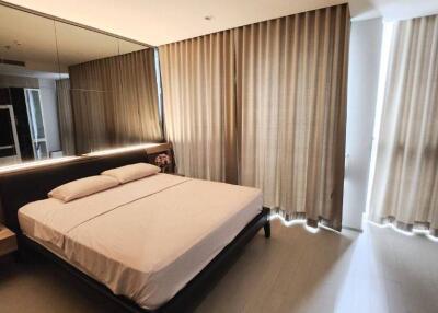 1-BR Condo at Noble Ploenchit near BTS Phloen Chit