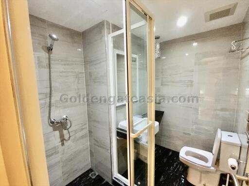 2 Bedrooms Spacious Furnished Condo For Rent, Ruamrudee, Ploenchit