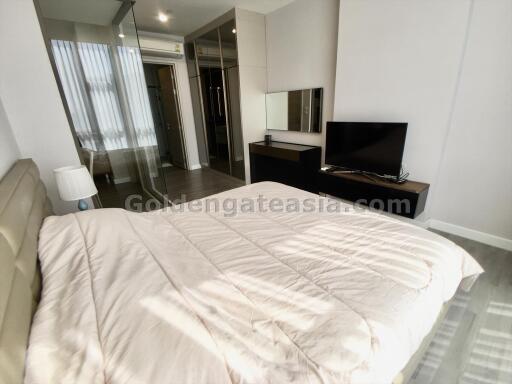 1 Bedroom Modern Furnished Condo at The Room Sathorn, Silom