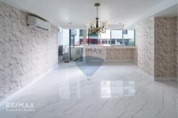 Luxurious Duplex Condo with 4 Bedrooms near BTS Thonglor - Supalai Sukumvit39