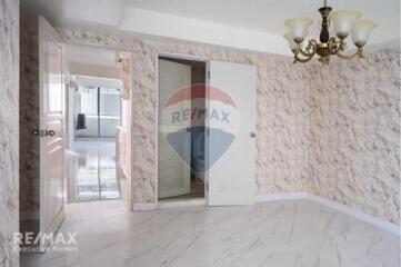 Luxurious Duplex Condo with 4 Bedrooms near BTS Thonglor - Supalai Sukumvit39