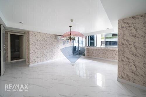 Luxurious Duplex Condo with 4 Bedrooms near BTS Thonglor - Supalai Sukumvit39