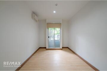 Newly Renovated 2-Bedroom Condo for Sale near BTS Phrom Phong - 12 Mins Walk