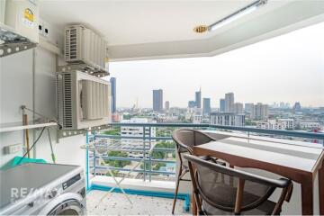 Spacious 2 Bed Condo on 14th Floor at Waterford 30/1 - For Rent