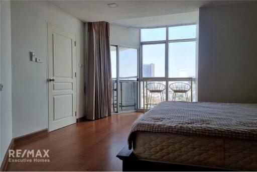 Spacious 2 Bed Condo on 14th Floor at Waterford 30/1 - For Rent