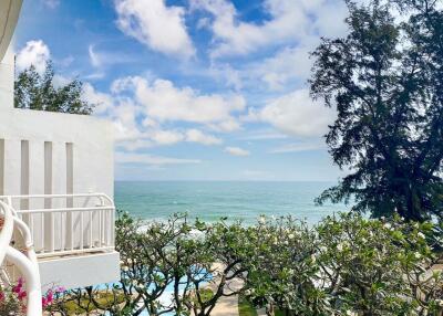 Baan Chom View: 2 Bedroom Sea View Condo