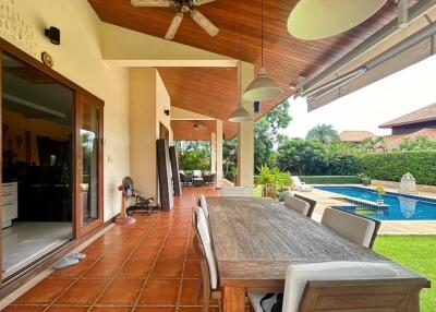 White Lotus 2: Luxury 5 Bedroom Pool Villa