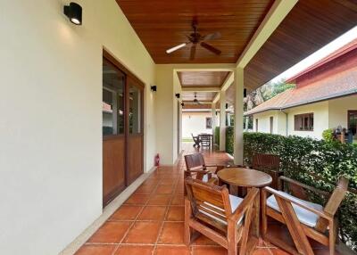 White Lotus 2: Luxury 5 Bedroom Pool Villa