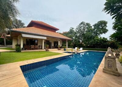 White Lotus 2: Luxury 5 Bedroom Pool Villa