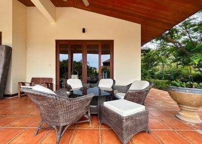 White Lotus 2: Luxury 5 Bedroom Pool Villa