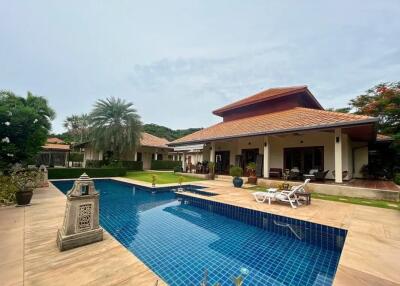 White Lotus 2: Luxury 5 Bedroom Pool Villa