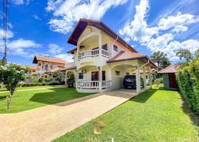 Contemporary 3-Bedroom Home 300 Meter To The Beach - Pak Nam Pran