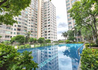 Residential complex with swimming pool