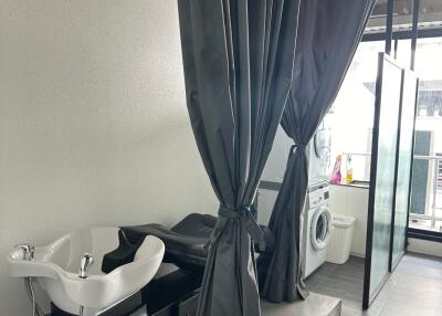 Modern bathroom with a washing area