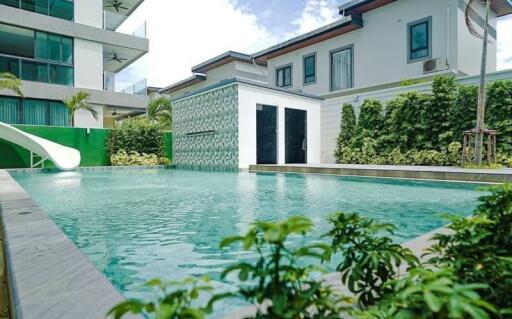 Newly Furnished 4-Bedroom Condo in Jomtien