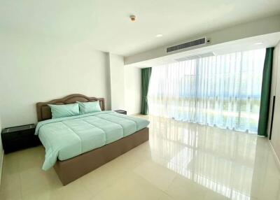 Newly Furnished 4-Bedroom Condo in Jomtien