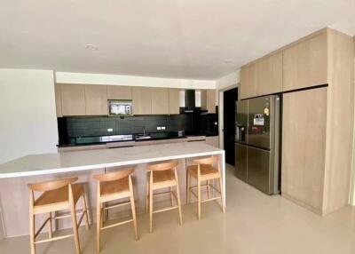 Newly Furnished 4-Bedroom Condo in Jomtien