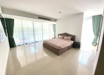 Newly Furnished 4-Bedroom Condo in Jomtien