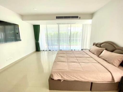 Newly Furnished 4-Bedroom Condo in Jomtien