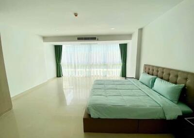 Newly Furnished 4-Bedroom Condo in Jomtien