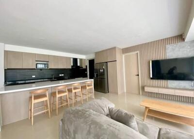 Newly Furnished 4-Bedroom Condo in Jomtien