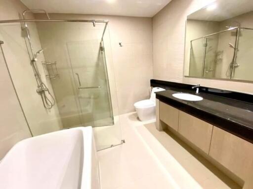 Newly Furnished 4-Bedroom Condo in Jomtien